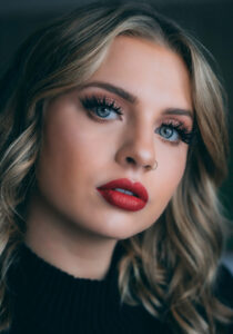 How to apply lipstick and make sure it lasts